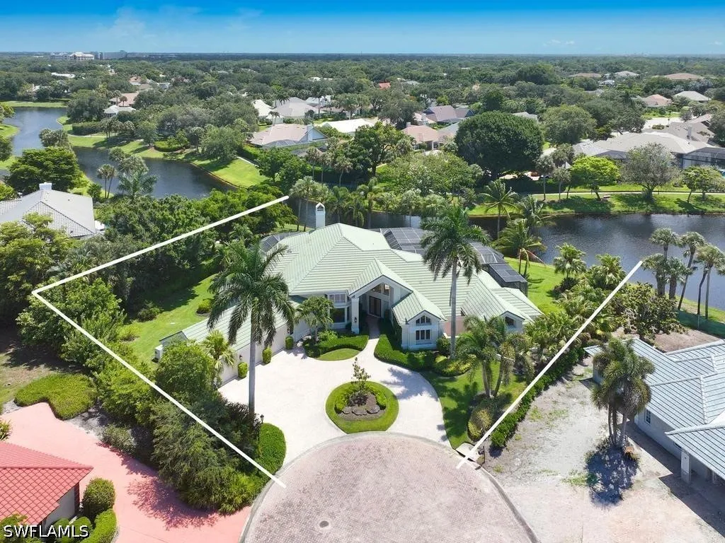 695 Ardmore Lane Naples FL 34108