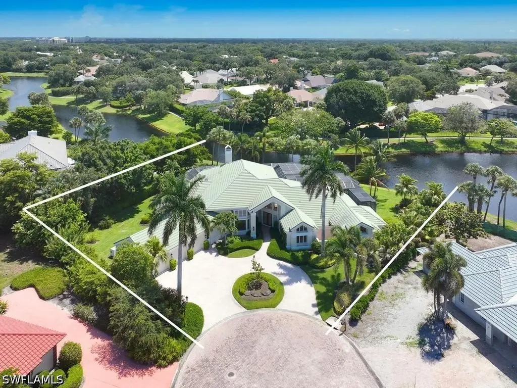 695 Ardmore Lane Naples FL 34108