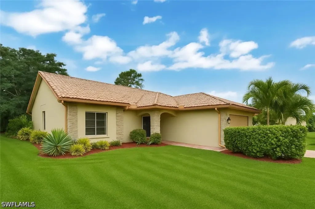 241 Saint James Way Naples FL 34104