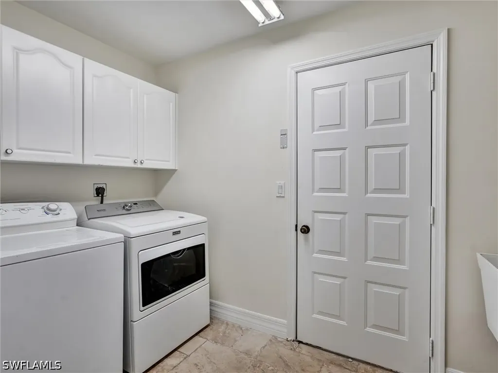 241 Saint James Way Naples FL 34104