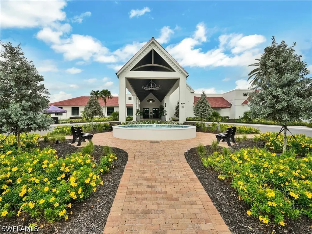 241 Saint James Way Naples FL 34104
