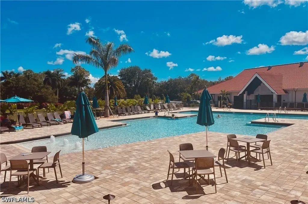 241 Saint James Way Naples FL 34104