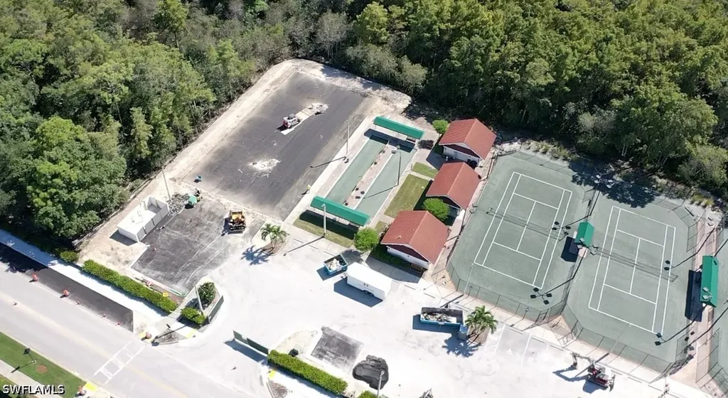 241 Saint James Way Naples FL 34104