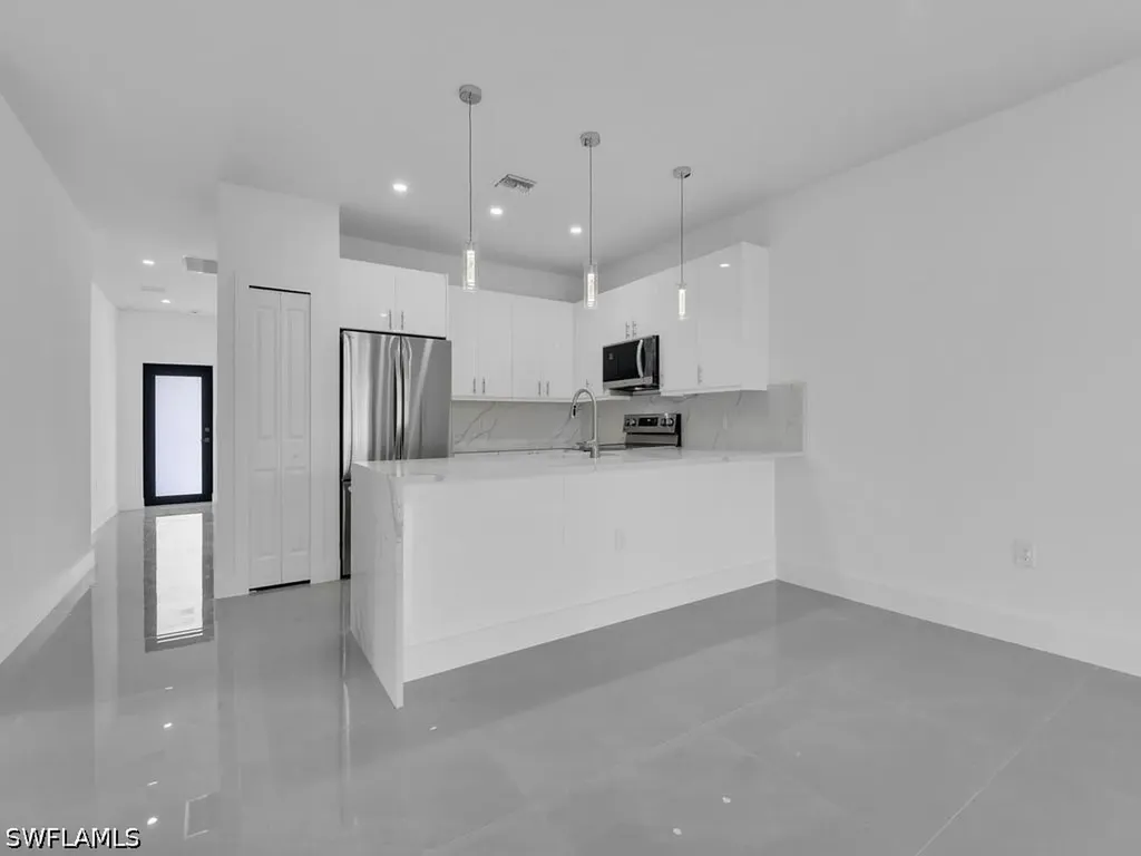 4709/4711 21 Street SW Lehigh Acres FL 33973