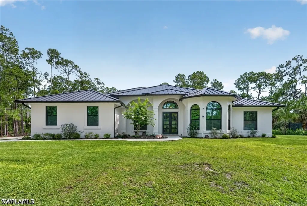 3521 1st Avenue NW Naples FL 34120
