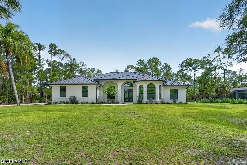 3521 1st Avenue NW Naples FL 34120