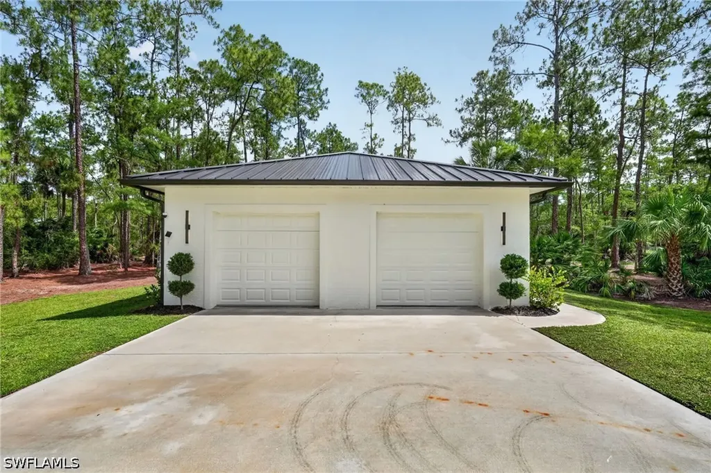 3521 1st Avenue NW Naples FL 34120