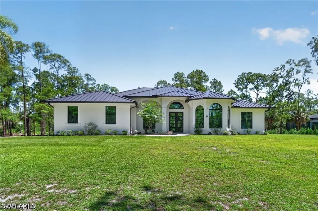 3521 1st Avenue NW Naples FL 34120