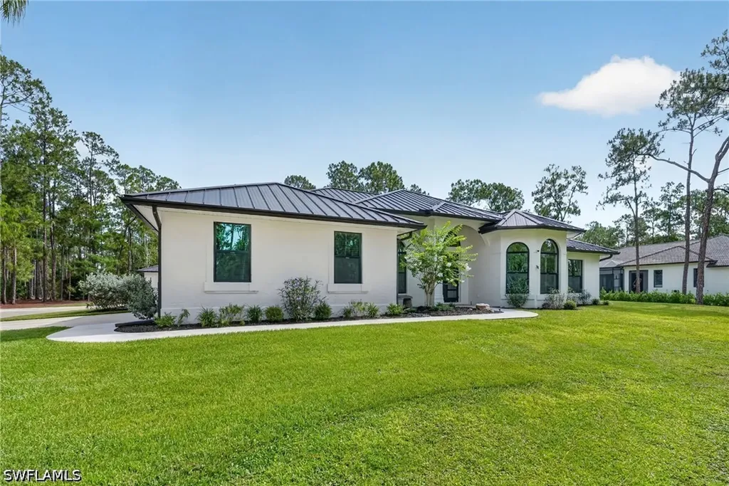 3521 1st Avenue NW Naples FL 34120