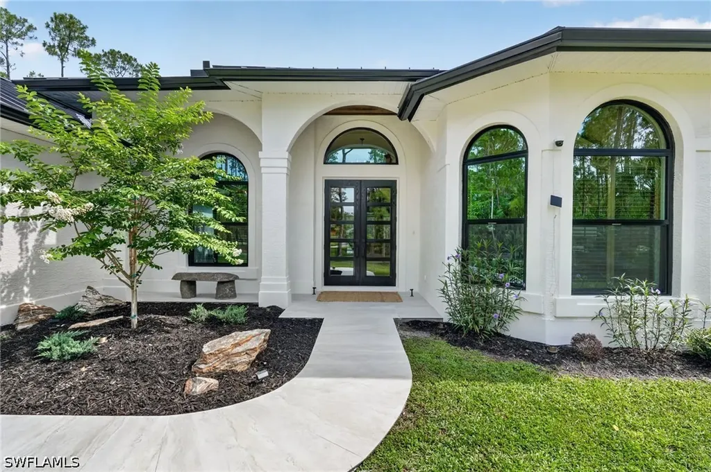 3521 1st Avenue NW Naples FL 34120