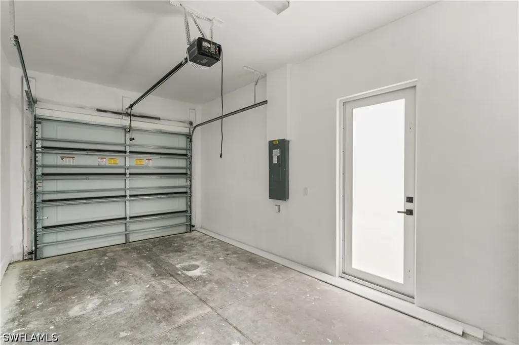 936 Anthony E Lehigh Acres FL 33974