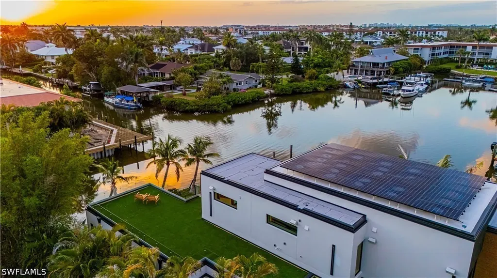 1100 Sandpiper Street Naples FL 34102