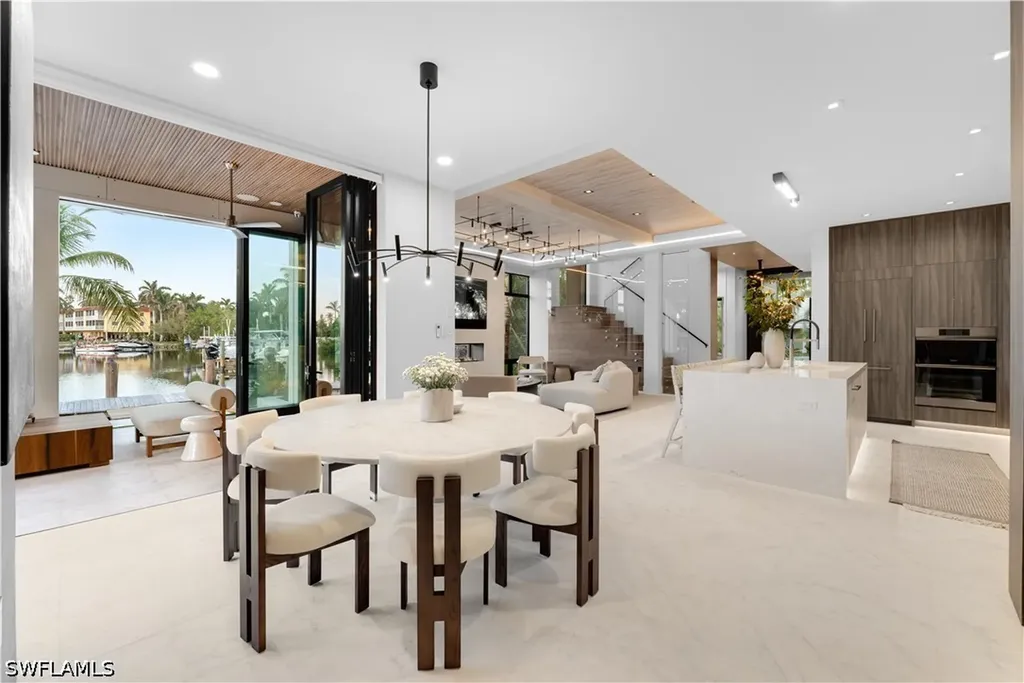 1100 Sandpiper Street Naples FL 34102