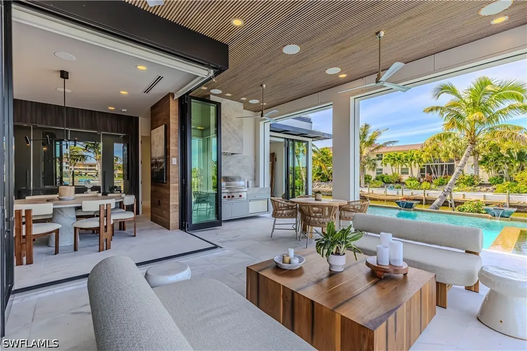 1100 Sandpiper Street Naples FL 34102