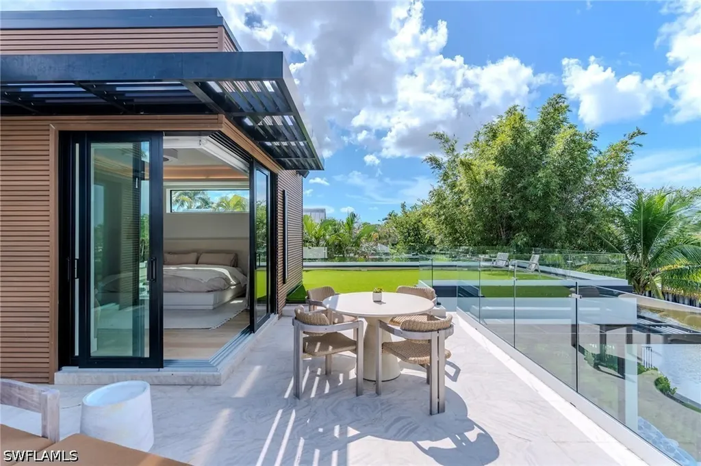 1100 Sandpiper Street Naples FL 34102