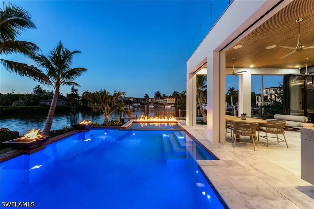 1100 Sandpiper Street Naples FL 34102