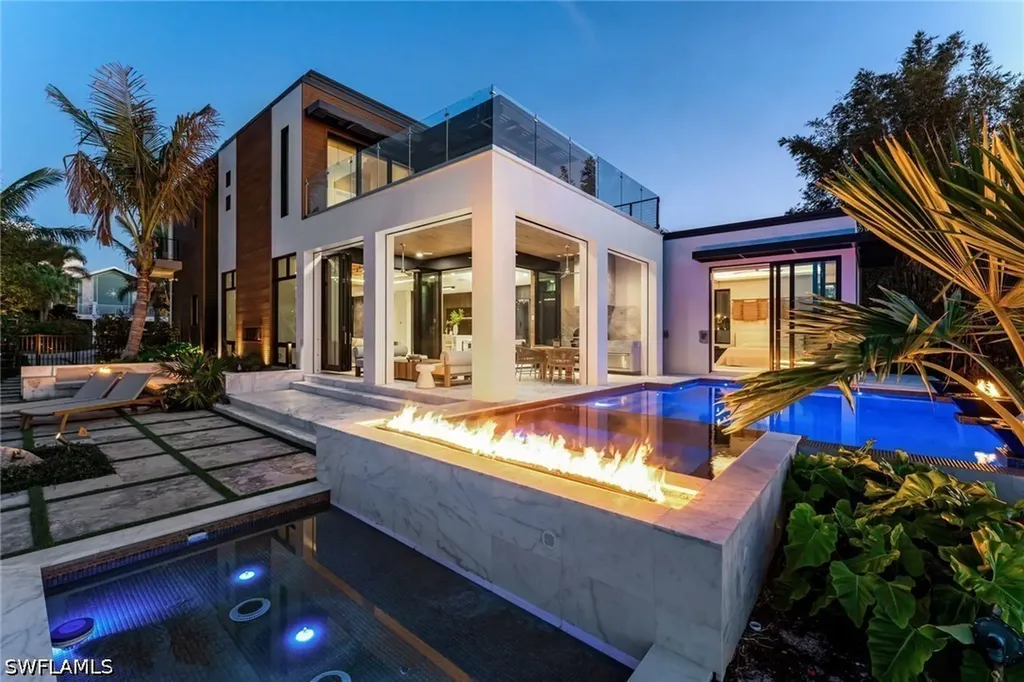 1100 Sandpiper Street Naples FL 34102