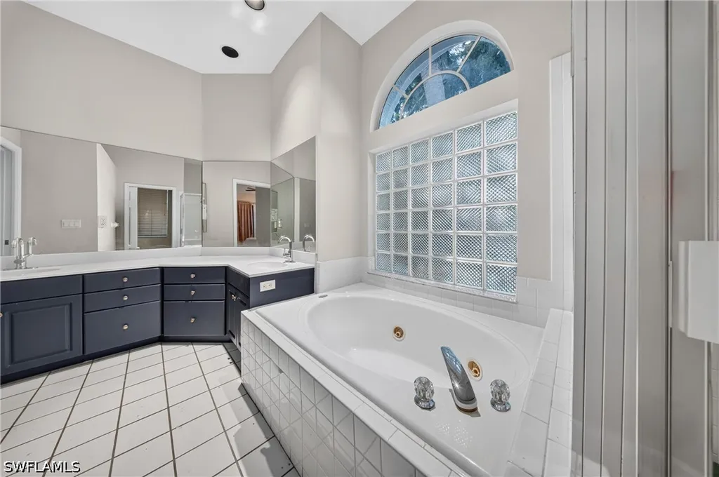 2628 White Cedar Lane Naples FL 34109