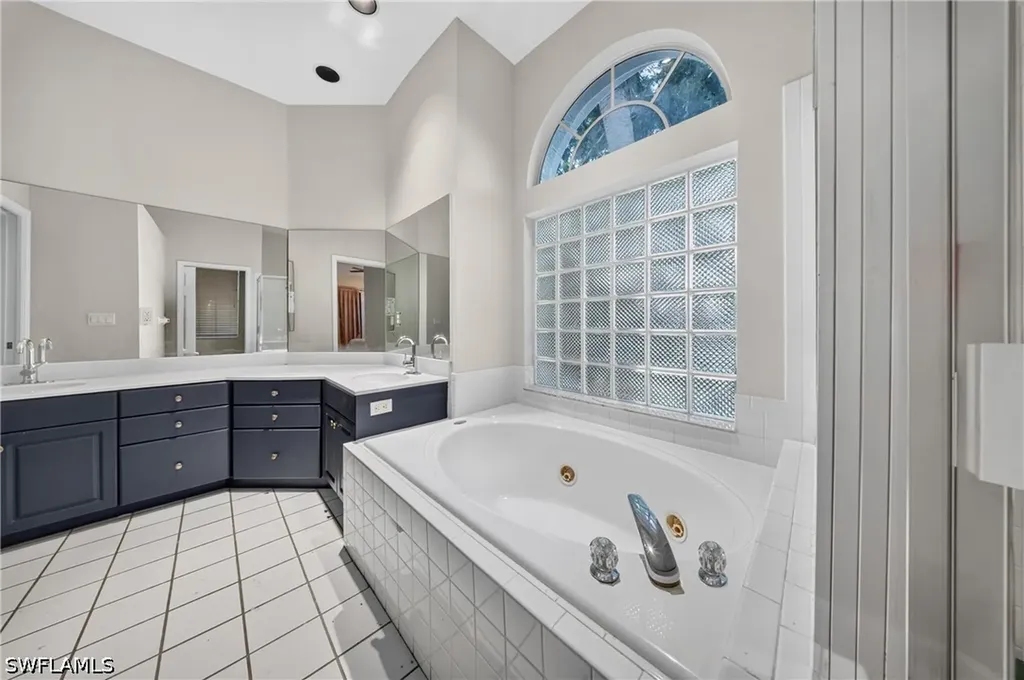 2628 White Cedar Lane Naples FL 34109