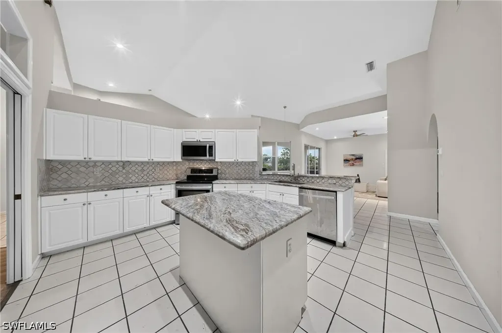 2628 White Cedar Lane Naples FL 34109