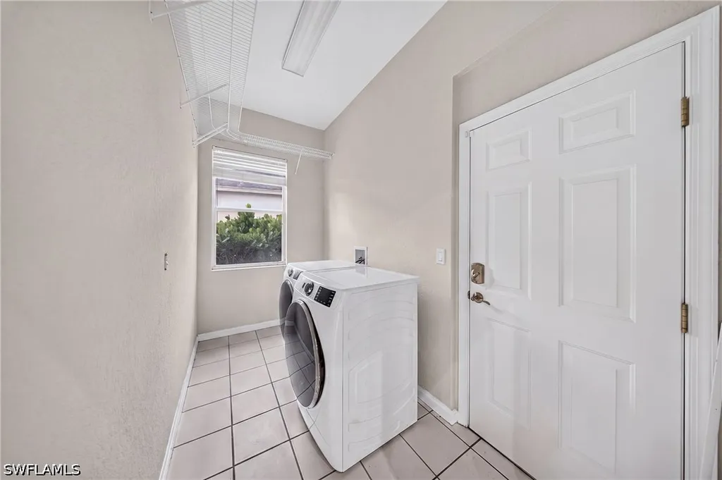 2628 White Cedar Lane Naples FL 34109