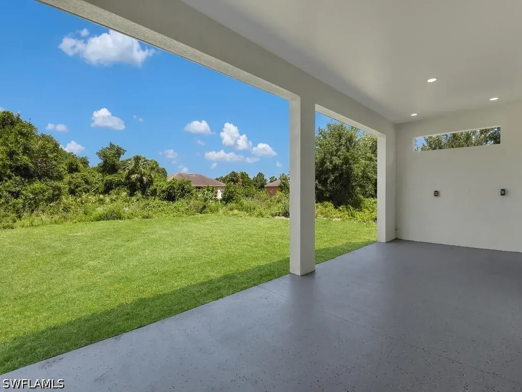 611 Lincoln Avenue Lehigh Acres FL 33972