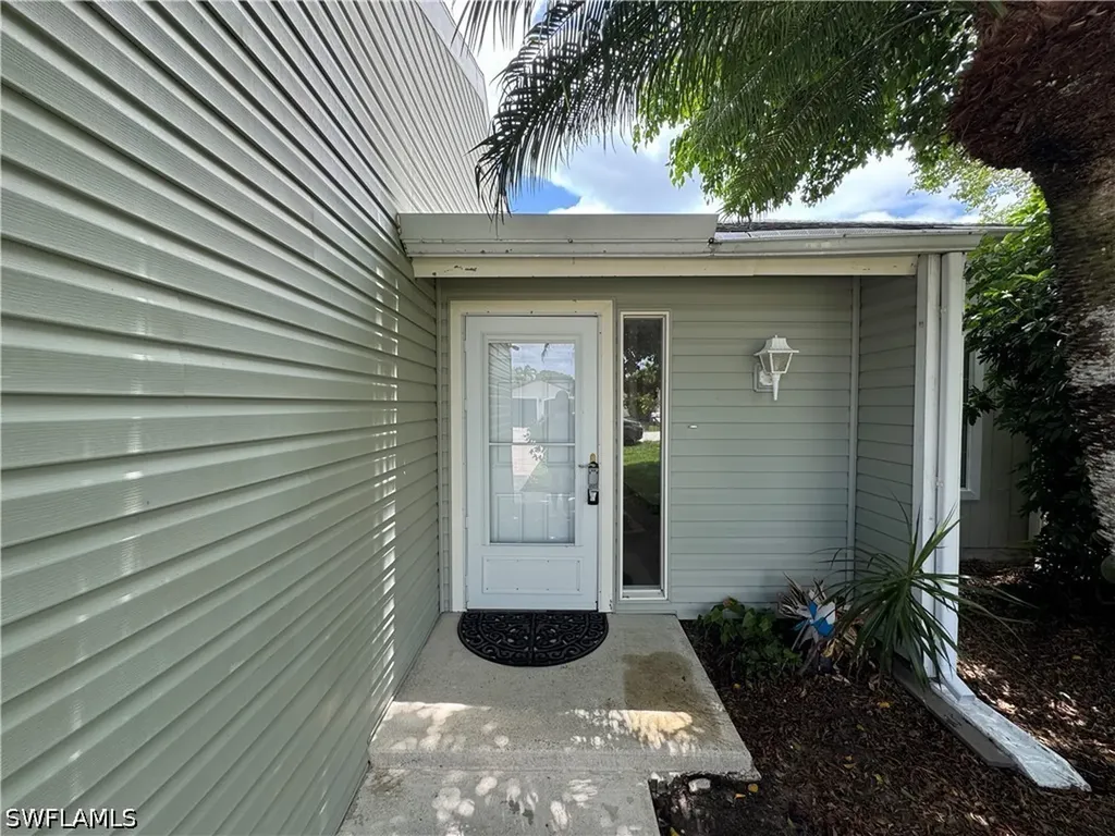604 102nd Avenue N Naples FL 34108