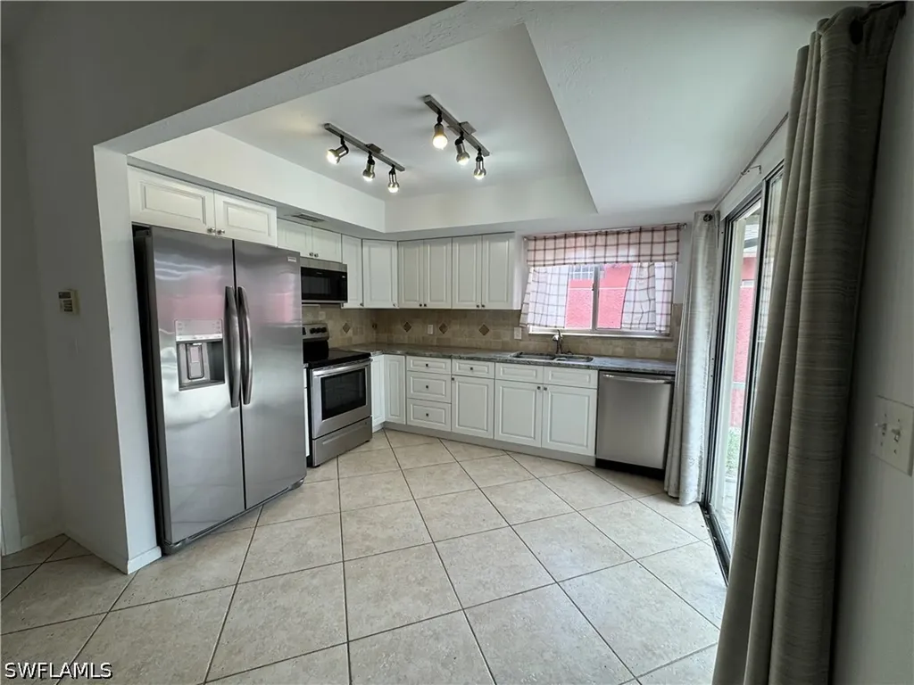 604 102nd Avenue N Naples FL 34108