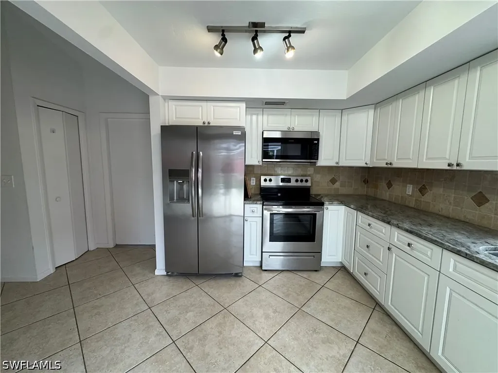 604 102nd Avenue N Naples FL 34108
