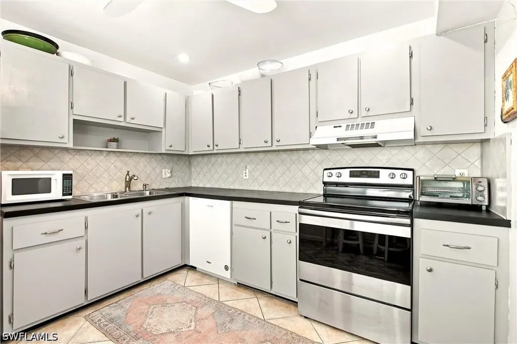 550 Teryl Road Naples FL 34112