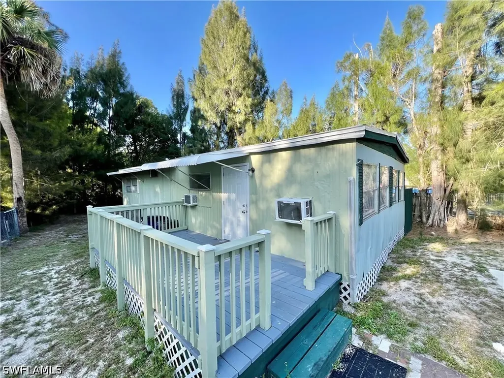 334 Capitol Street North Fort Myers FL 33903