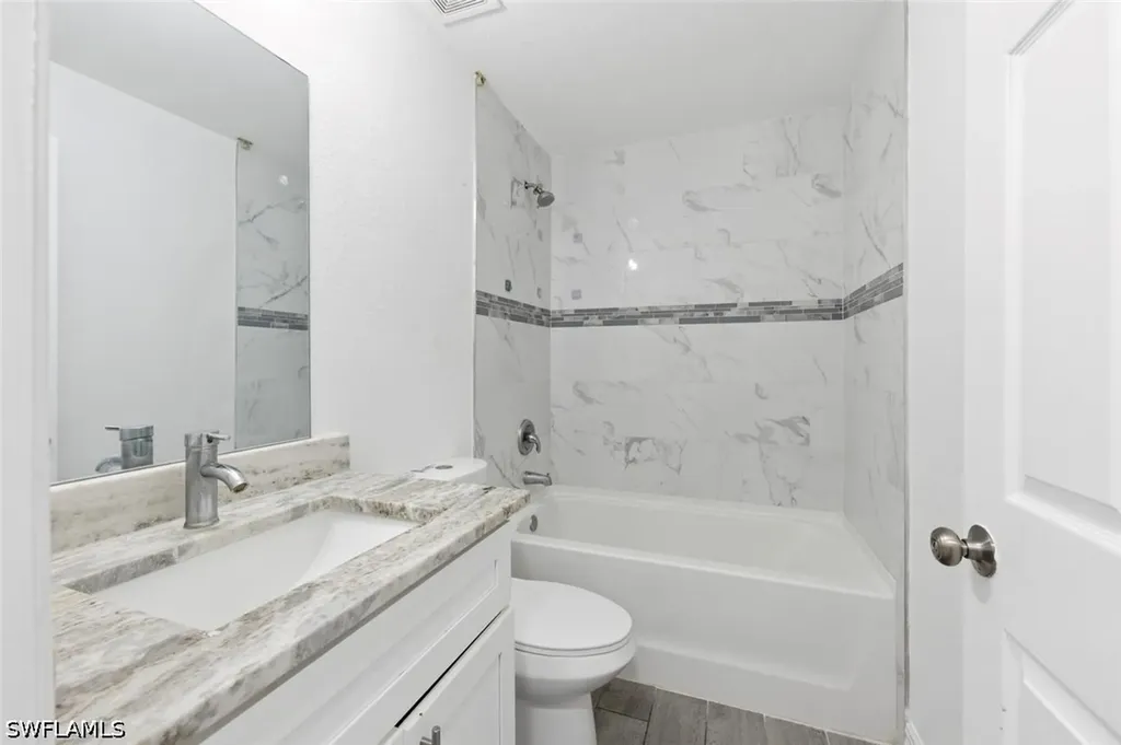 2308/2310 Haviland Avenue S Lehigh Acres FL 33973