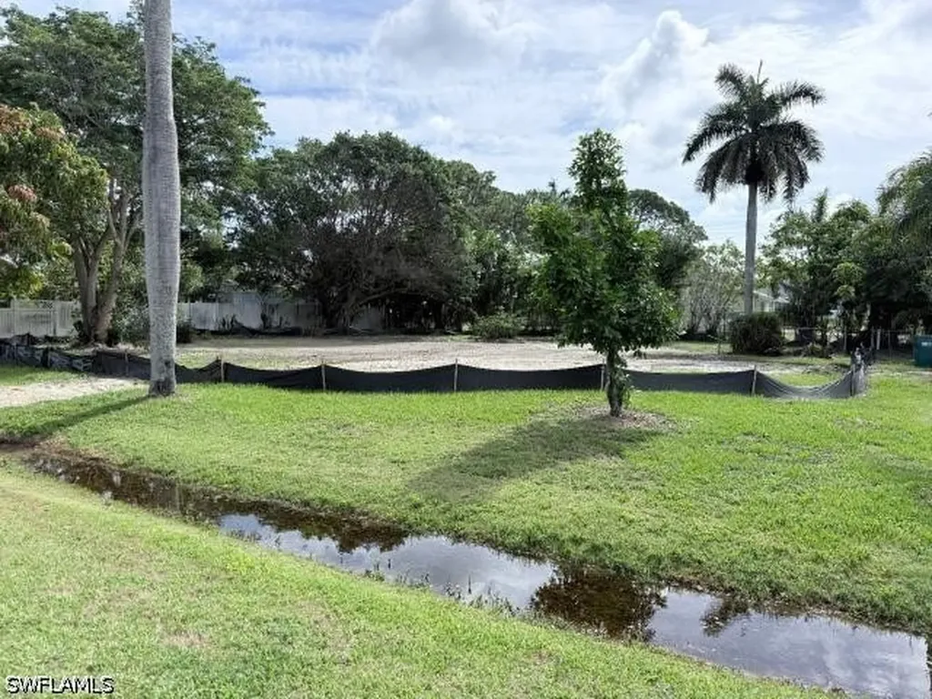 2195 Palm Street Naples FL 34112