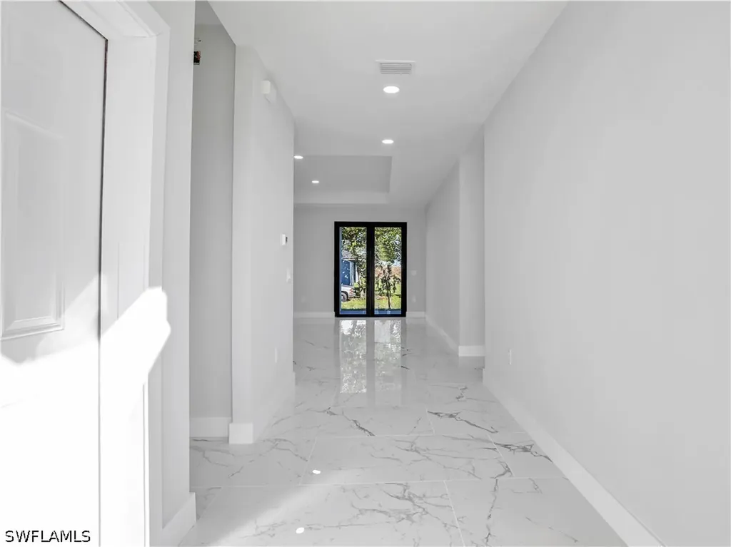 1100 NE 19th Street Cape Coral FL 33909