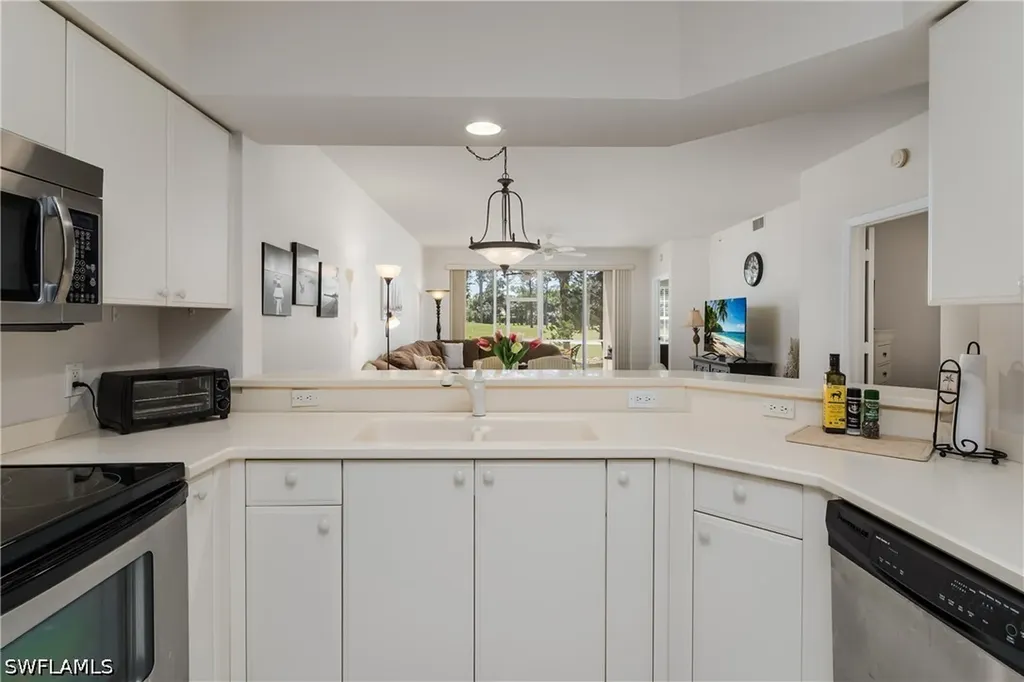 8085 Celeste Drive Naples FL 34113