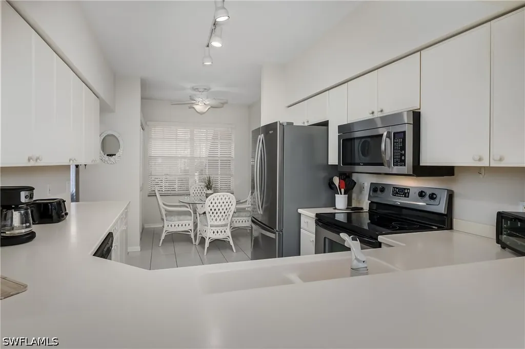 8085 Celeste Drive Naples FL 34113
