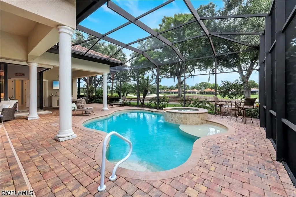 9002 Shenendoah Circle Naples FL 34113
