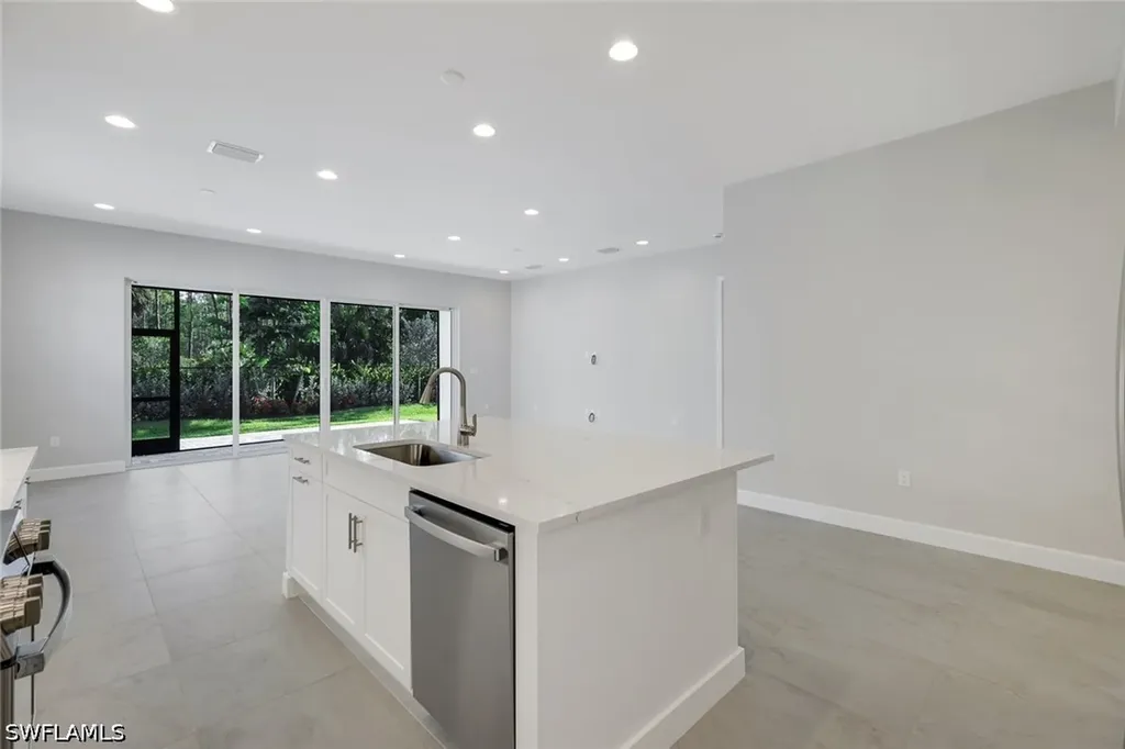 2565 Kingfisher Drive Naples FL 34112