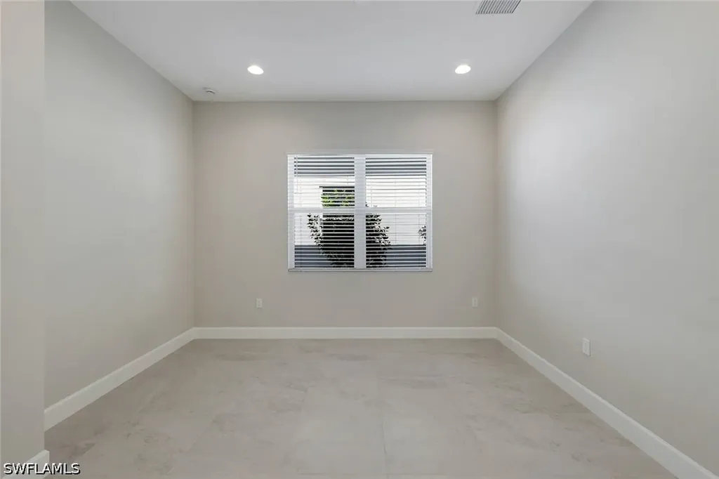2565 Kingfisher Drive Naples FL 34112