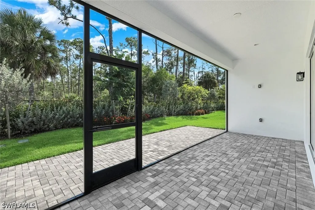2565 Kingfisher Drive Naples FL 34112