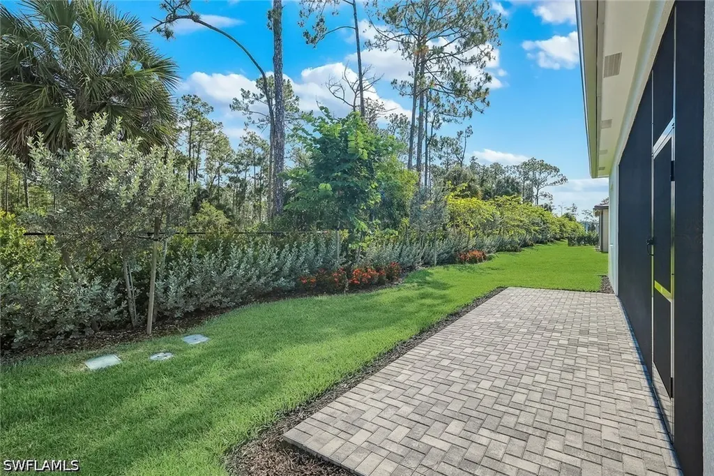 2565 Kingfisher Drive Naples FL 34112