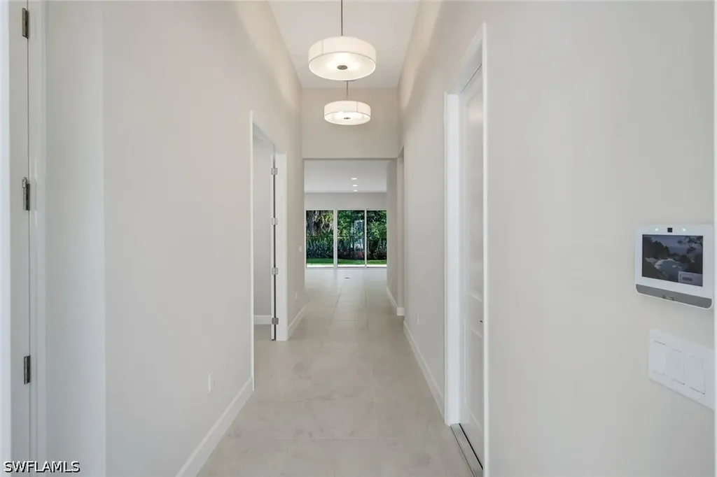 2565 Kingfisher Drive Naples FL 34112