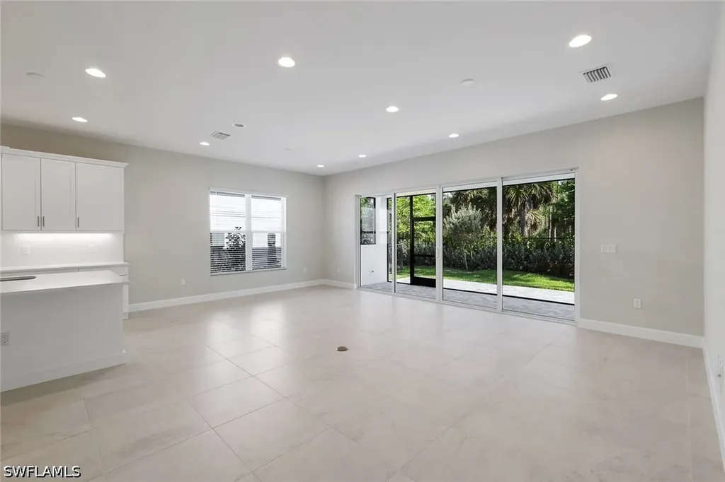 2565 Kingfisher Drive Naples FL 34112
