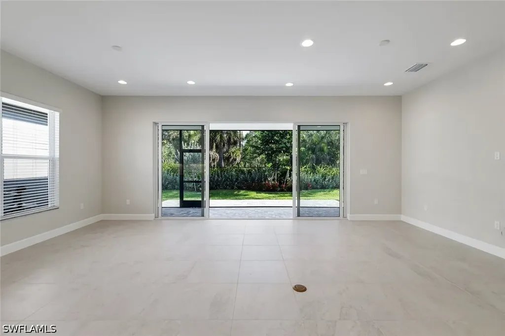 2565 Kingfisher Drive Naples FL 34112
