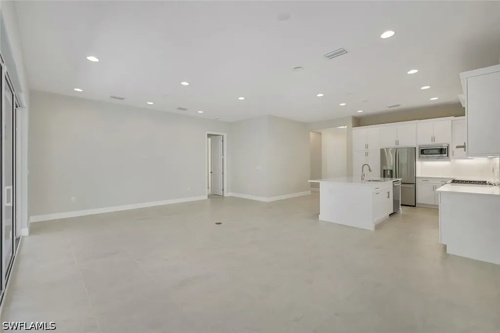2565 Kingfisher Drive Naples FL 34112