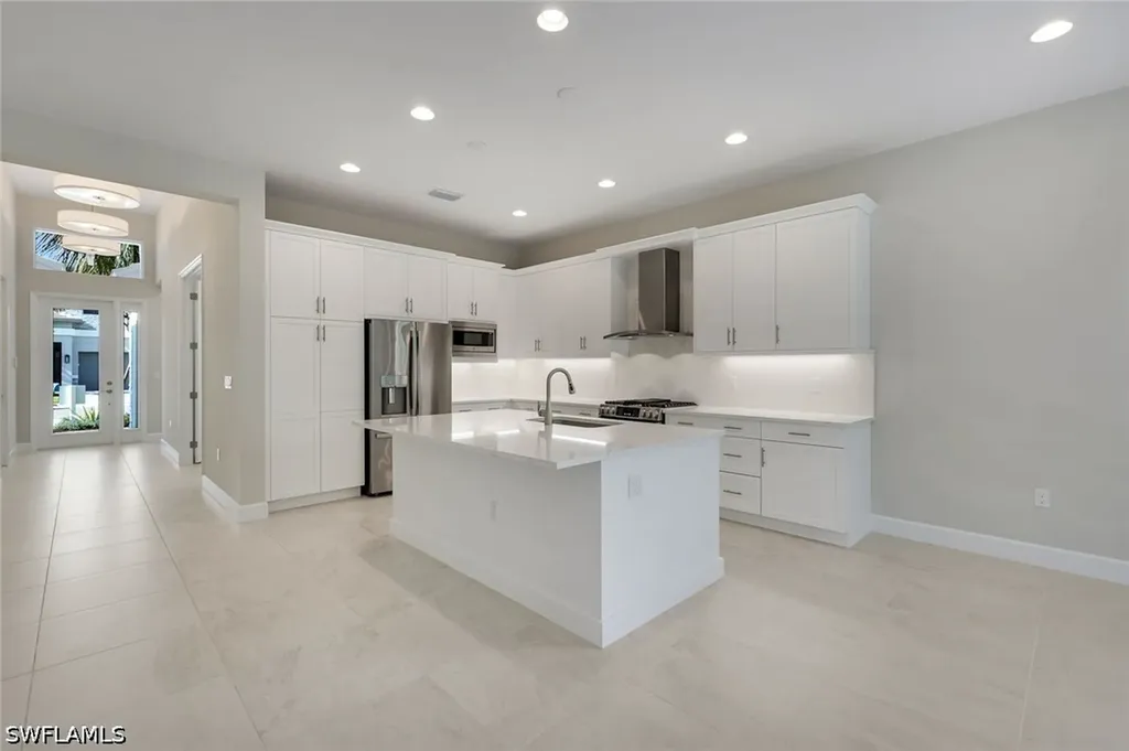 2565 Kingfisher Drive Naples FL 34112