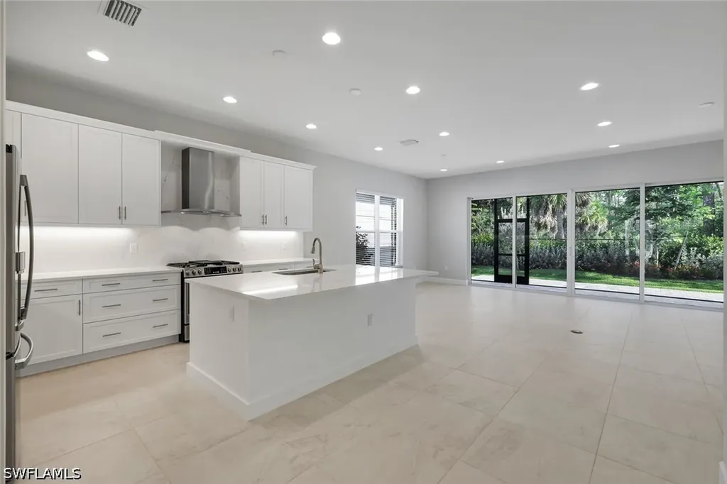2565 Kingfisher Drive Naples FL 34112