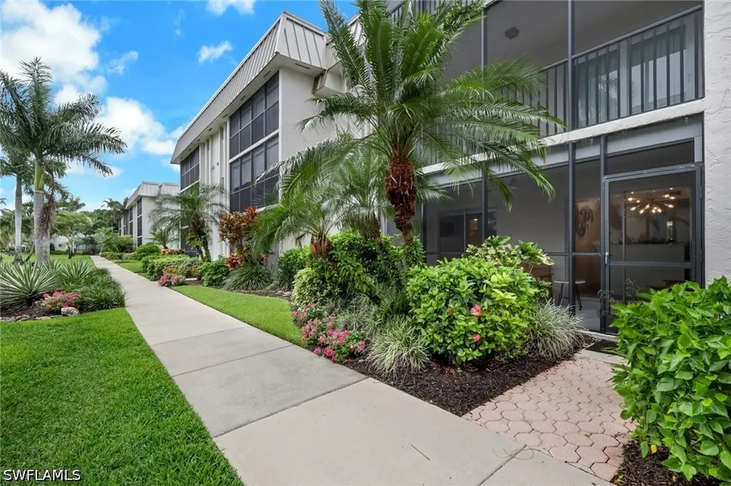 Naples FL, 788 Park Shore Drive, Unit E14