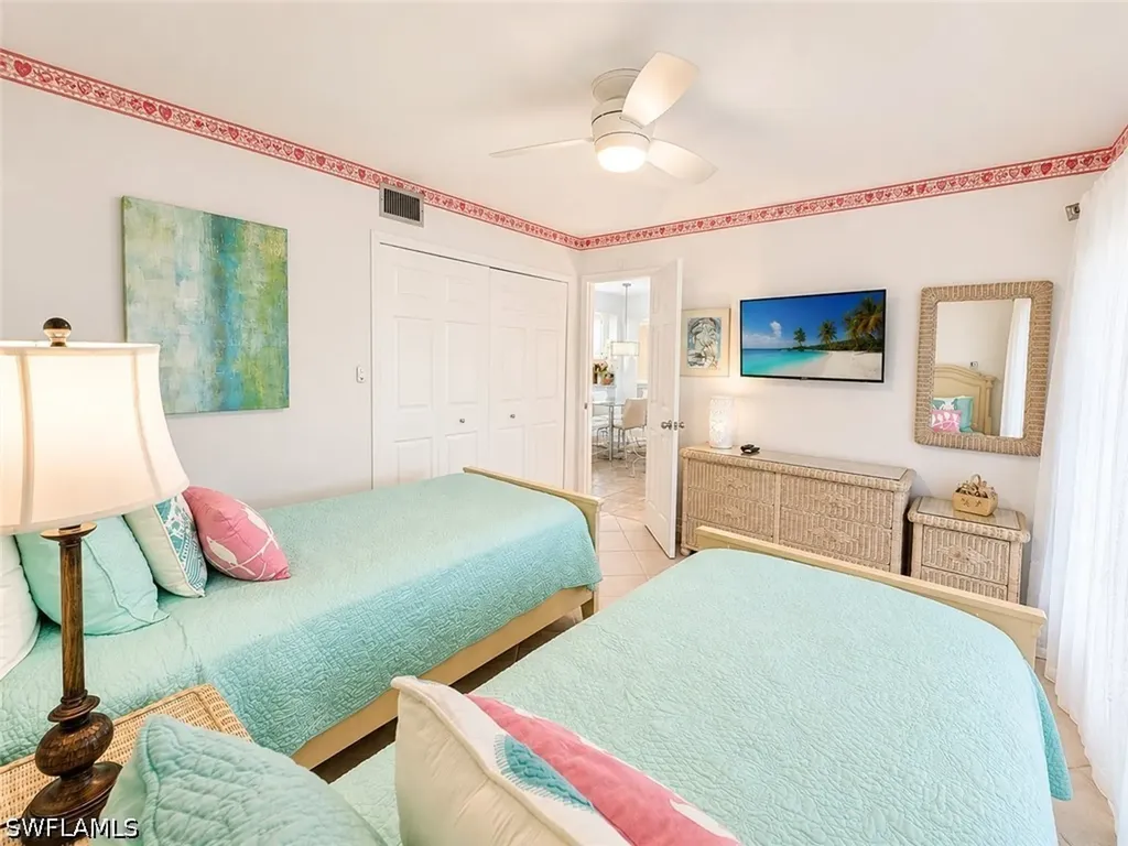 600 Neapolitan Way Naples FL 34103