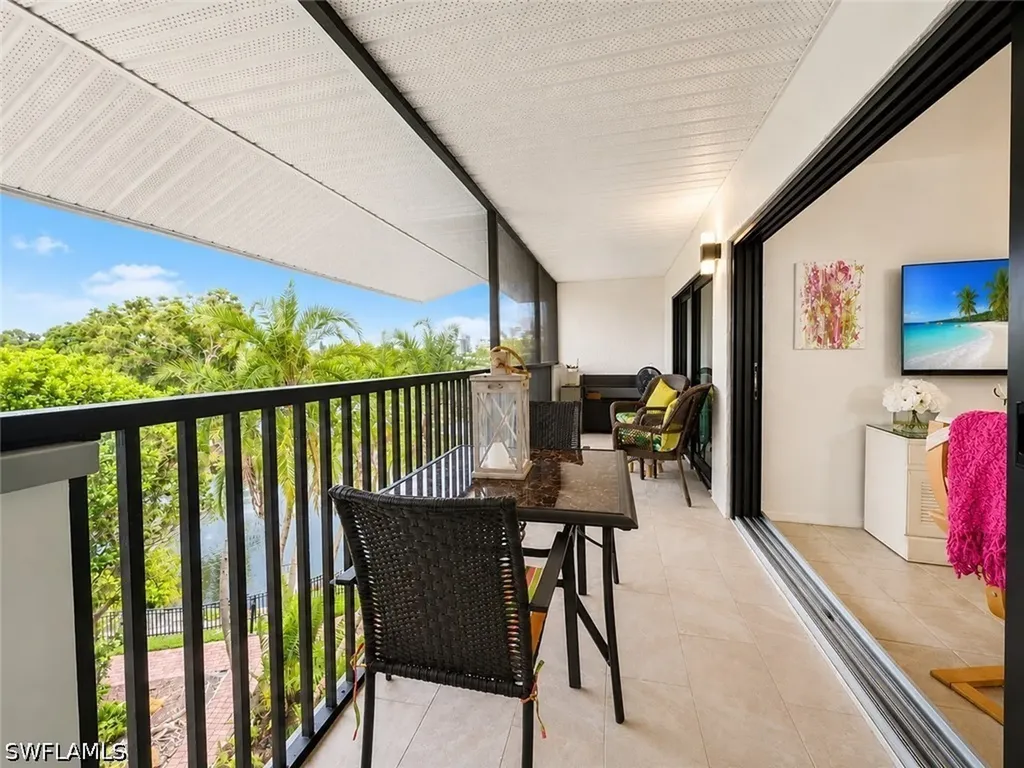 600 Neapolitan Way Naples FL 34103